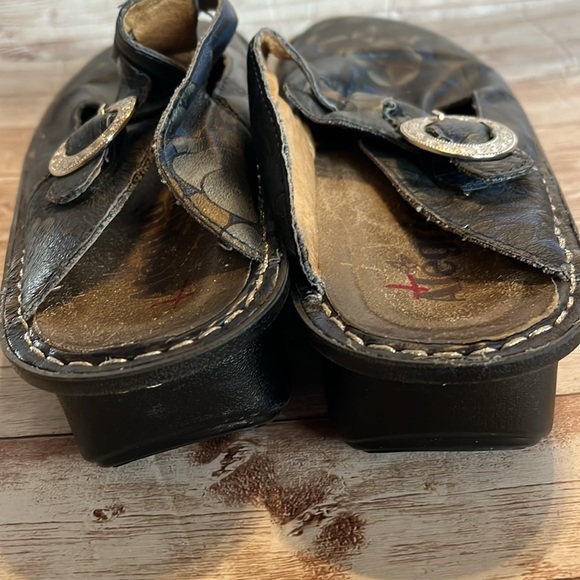 Algeria Blue and Silver Floral Pattern Leather Clogs Size 37 - Picture 9 of 10